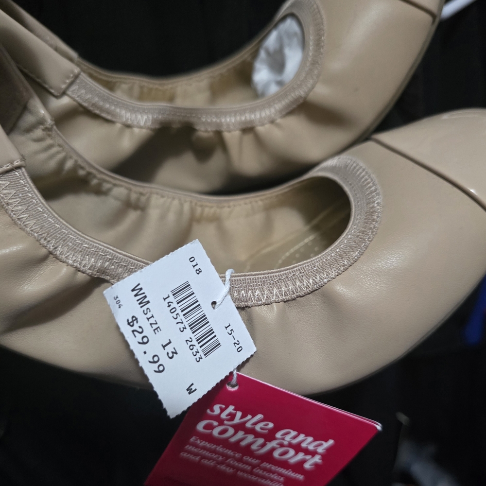 EWomen's Tan Flats